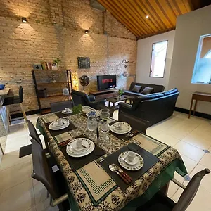 Casa Inteira Wifi 300mb Privada 6 Hóspedes Villa